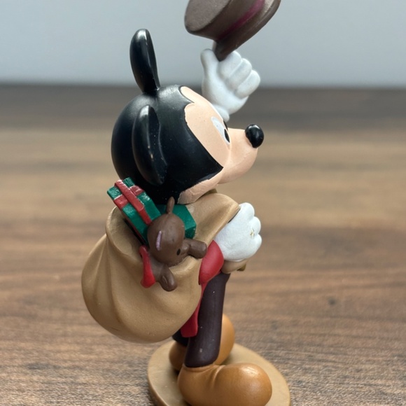 Disney Mickey’s Christmas Carol MICKEY MOUSE as Bob Cratchit PVC figure toy - Picture 2 of 6